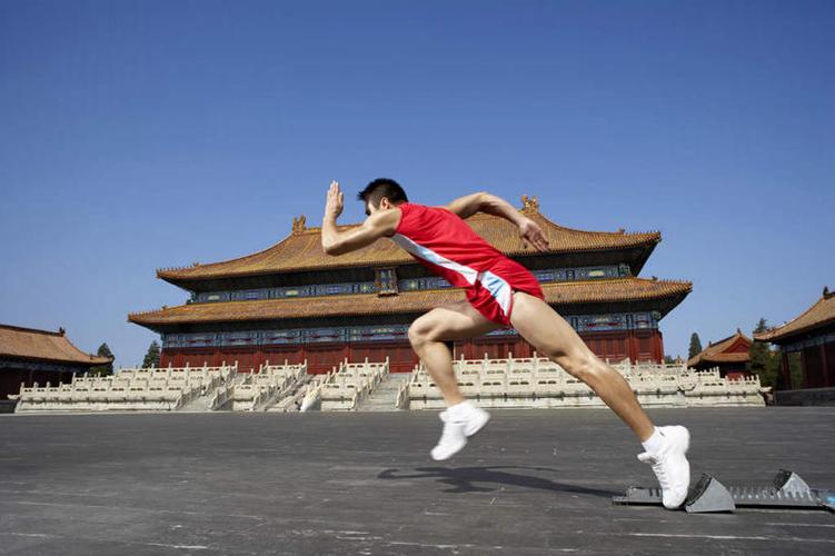 中蕴含的人