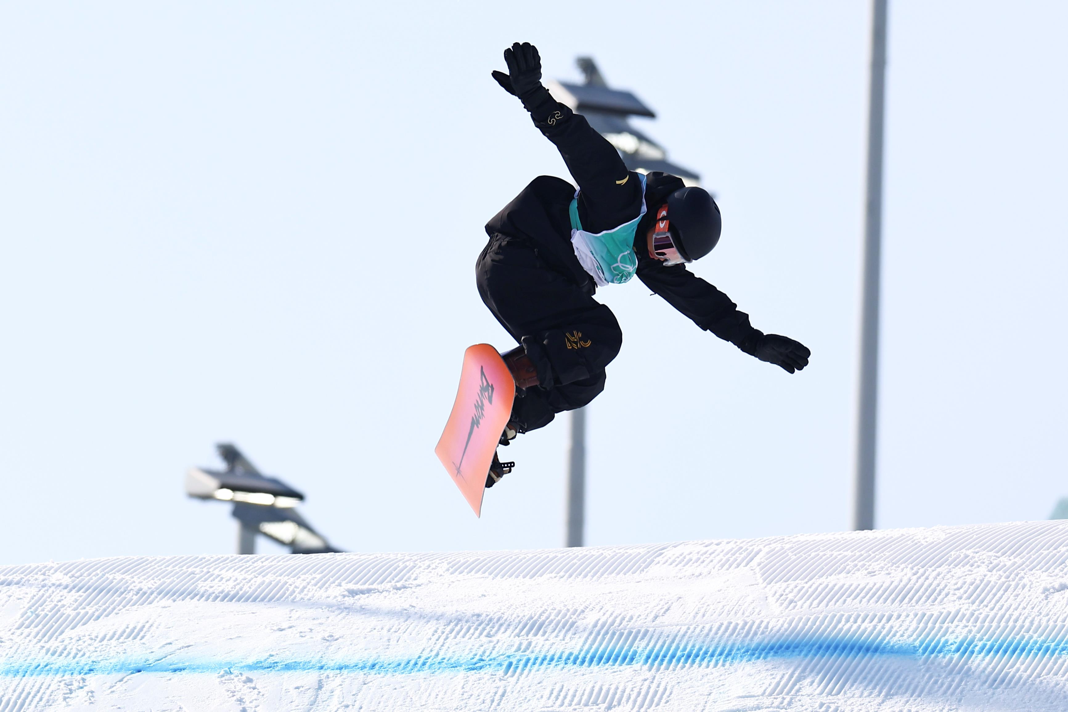 中国足球更 中国足球更